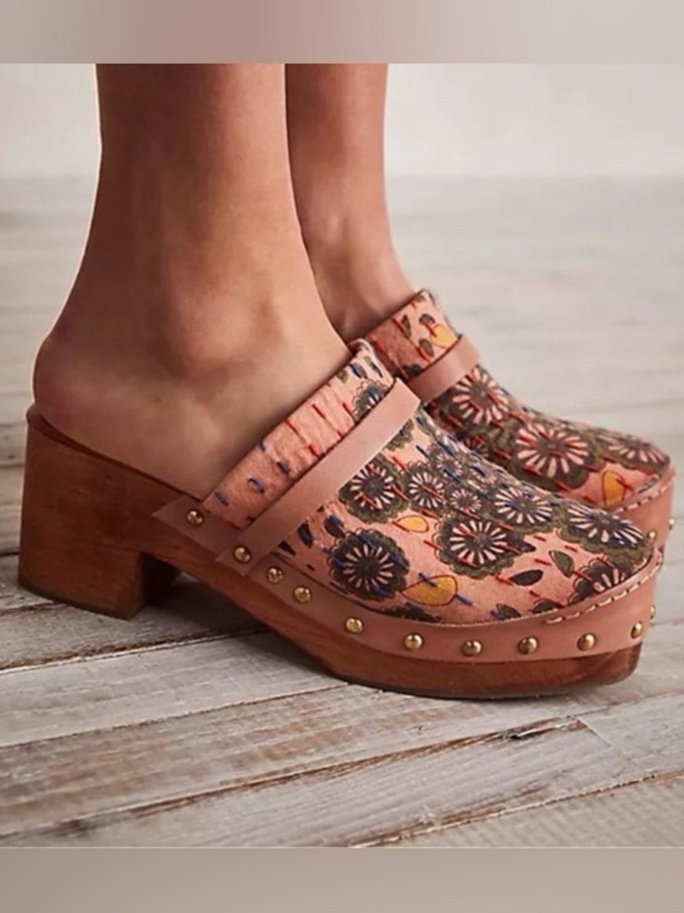 🆕{FreeBird People} Calabasas Kantha Boho Floral Embroidered Leather Clogs